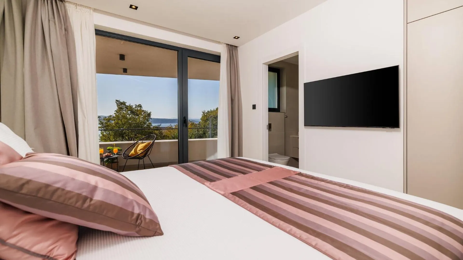 Villa Vista Maris Crikvenica 0*,  Croatia